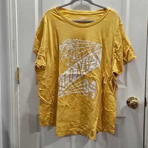 NWT Old Navy Yellow and White Bear '94 Graphic T-Shirt 3X